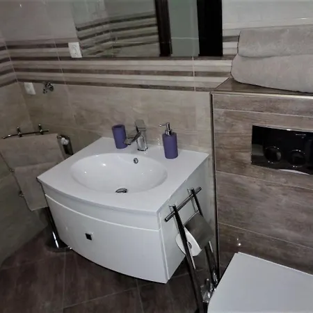 Damir - With Garden Apartment *