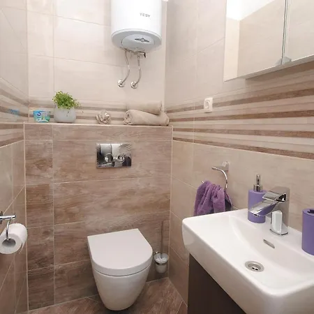 Apartment Damir - With Garden *
