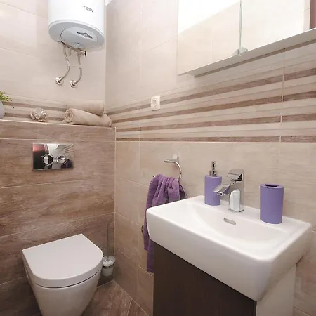 Damir - With Garden Apartment *