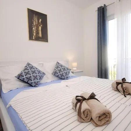 Damir - With Garden Apartment