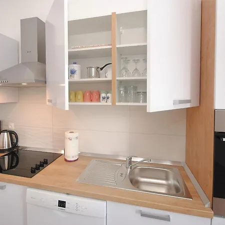 Apartment Damir - With Garden *